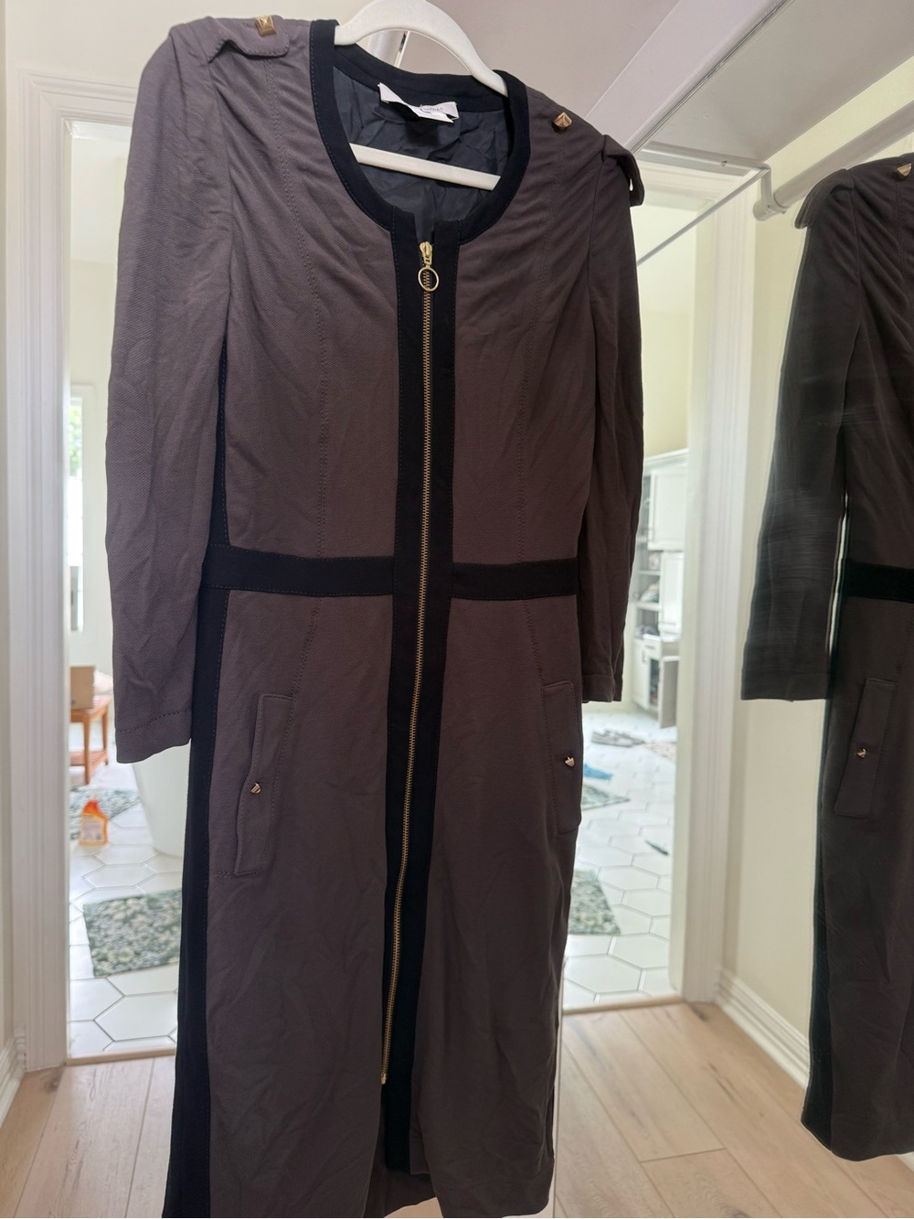 Classic Long Women's Dress with Zip Front - Gray/Black